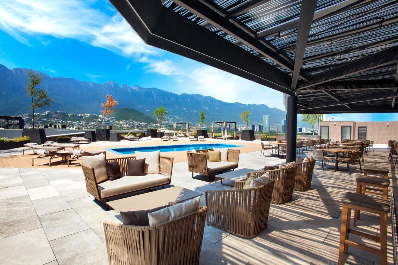 Camino Real Fashion Drive Monterrey San Pedro Garza Garcia Exterior foto The hotel's rooftop pool