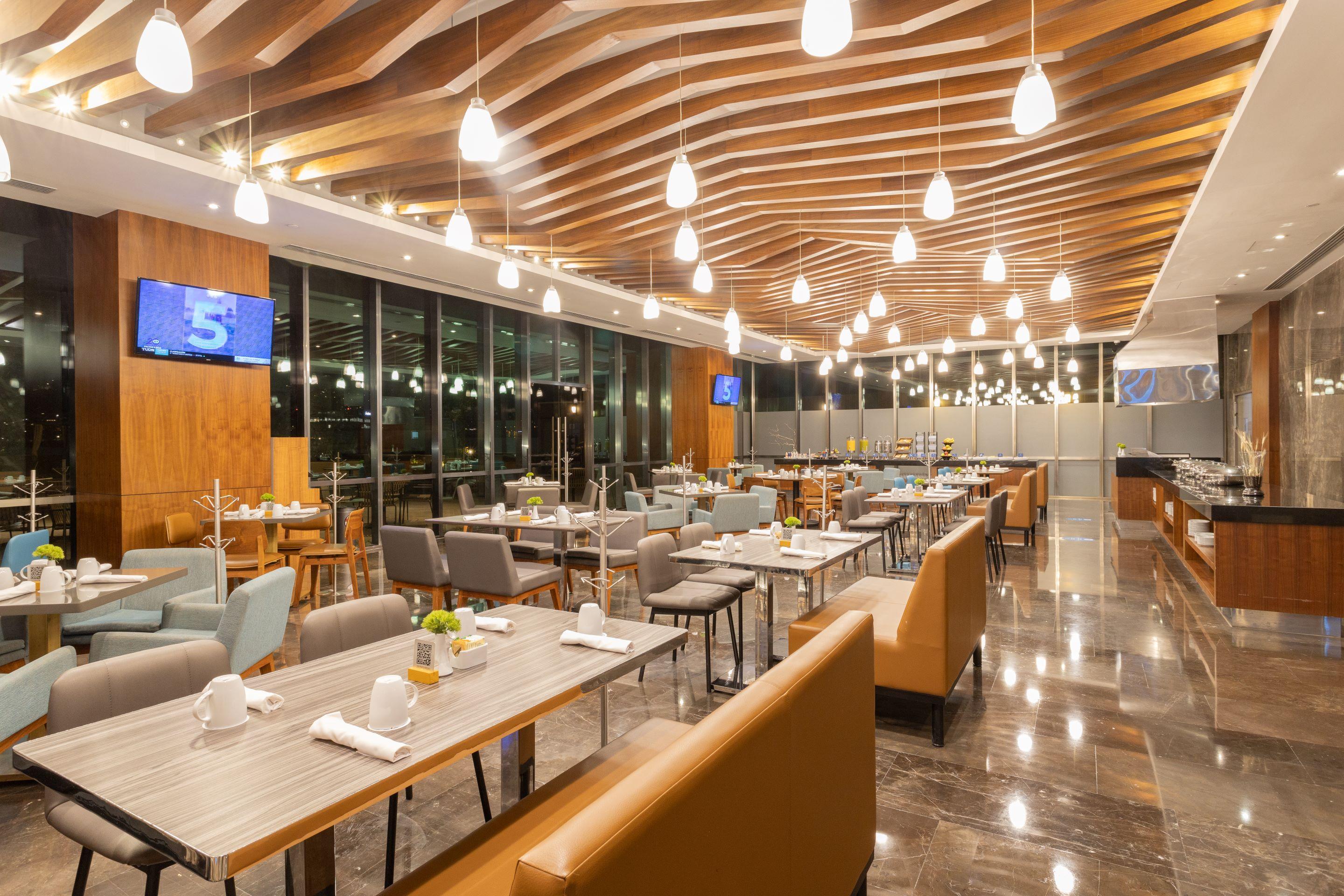 Camino Real Fashion Drive Monterrey San Pedro Garza Garcia Exterior foto The interior of the lounge