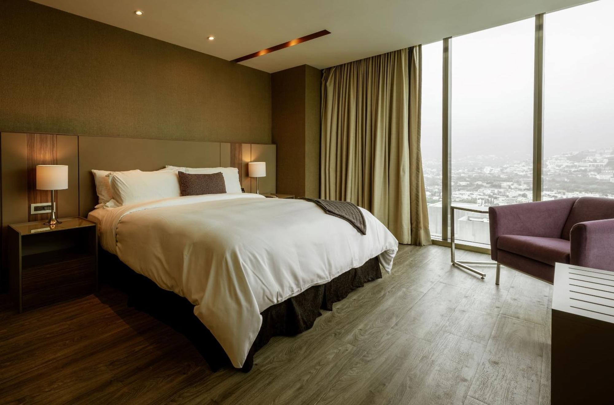 Camino Real Fashion Drive Monterrey San Pedro Garza Garcia Exterior foto A bedroom at the hotel