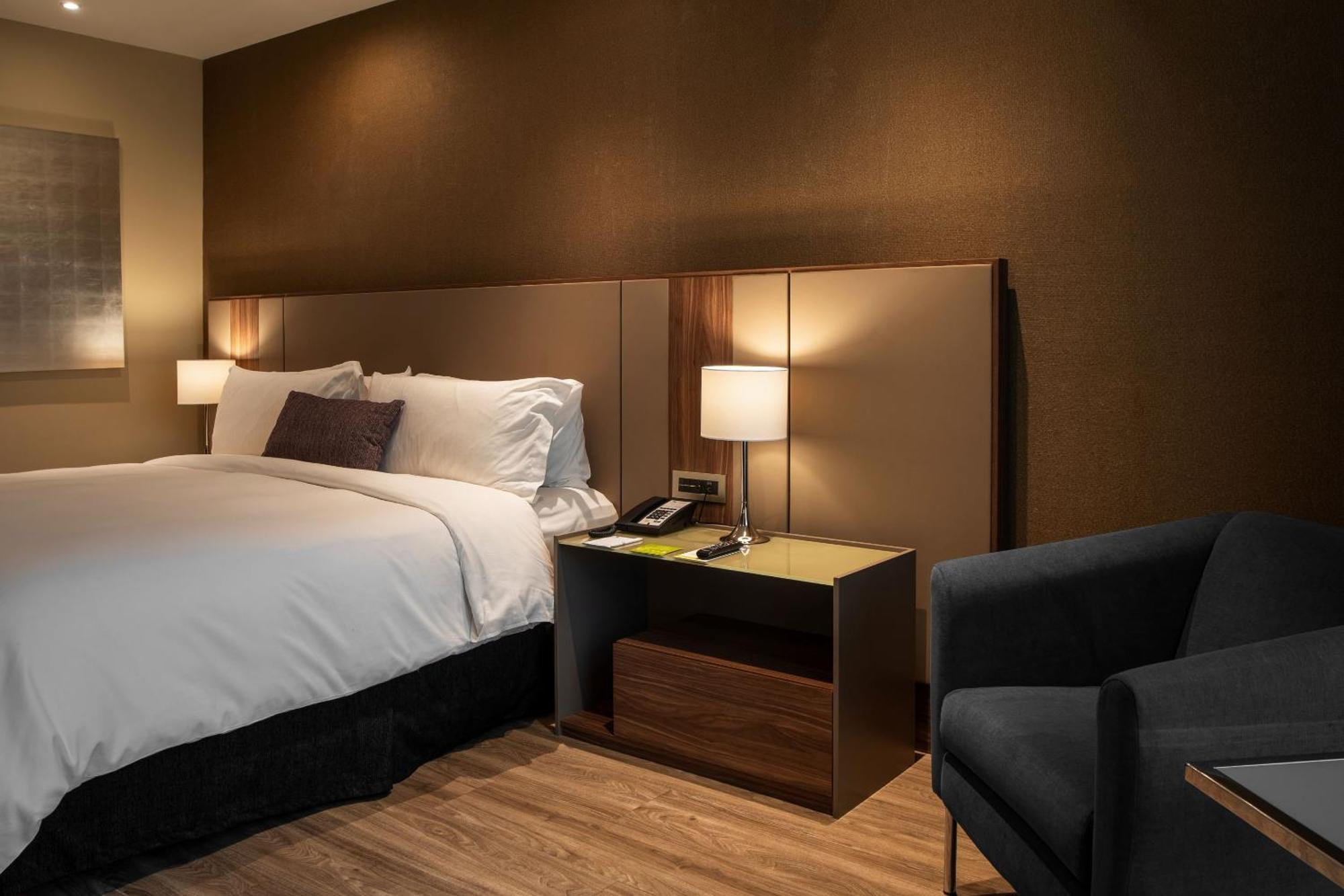 Camino Real Fashion Drive Monterrey San Pedro Garza Garcia Exterior foto A room at the hotel