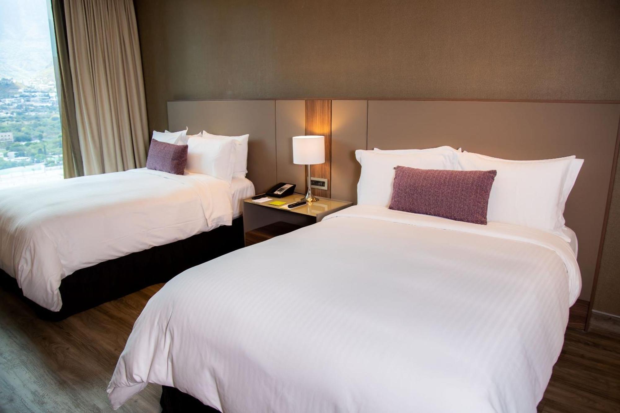 Camino Real Fashion Drive Monterrey San Pedro Garza Garcia Exterior foto A room at the hotel