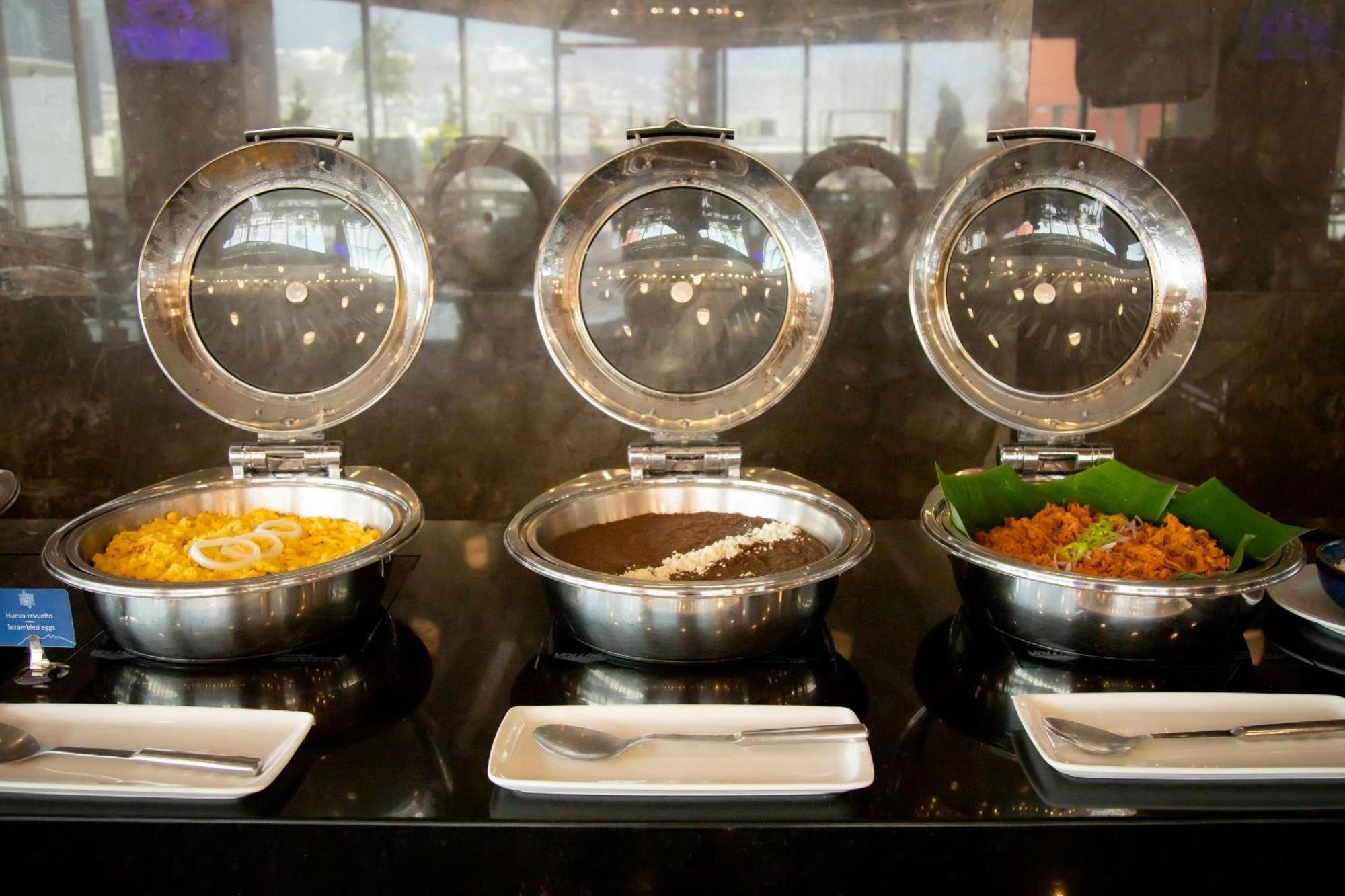 Camino Real Fashion Drive Monterrey San Pedro Garza Garcia Exterior foto A chafing dish