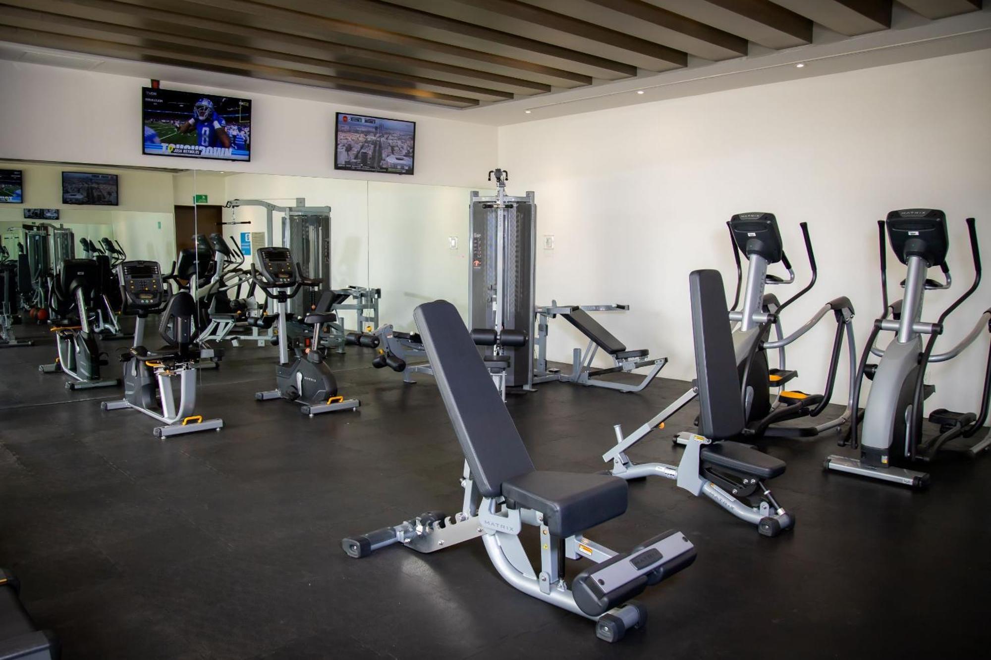 Camino Real Fashion Drive Monterrey San Pedro Garza Garcia Exterior foto A gym at a hotel