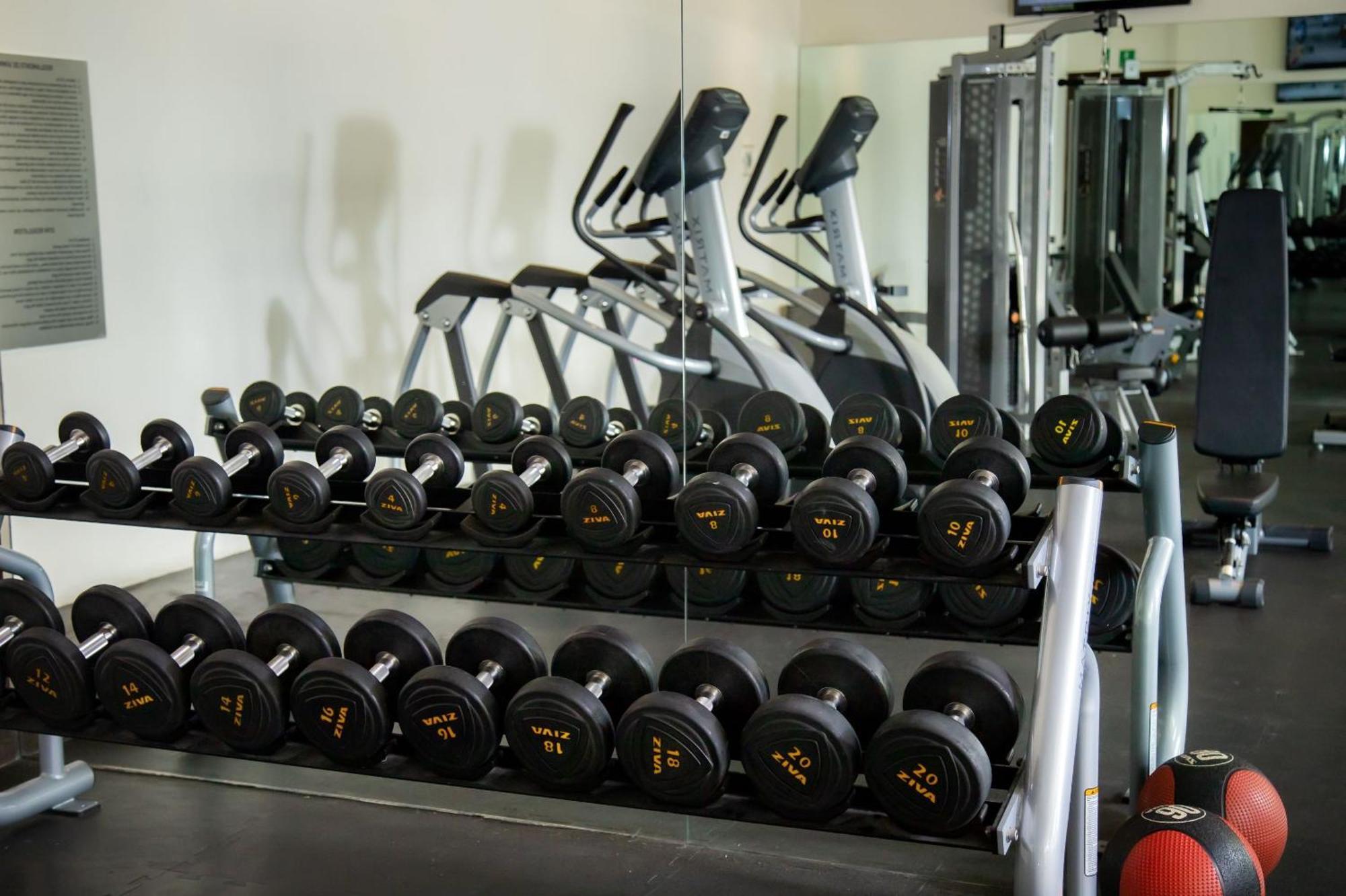Camino Real Fashion Drive Monterrey San Pedro Garza Garcia Exterior foto Dumbbells