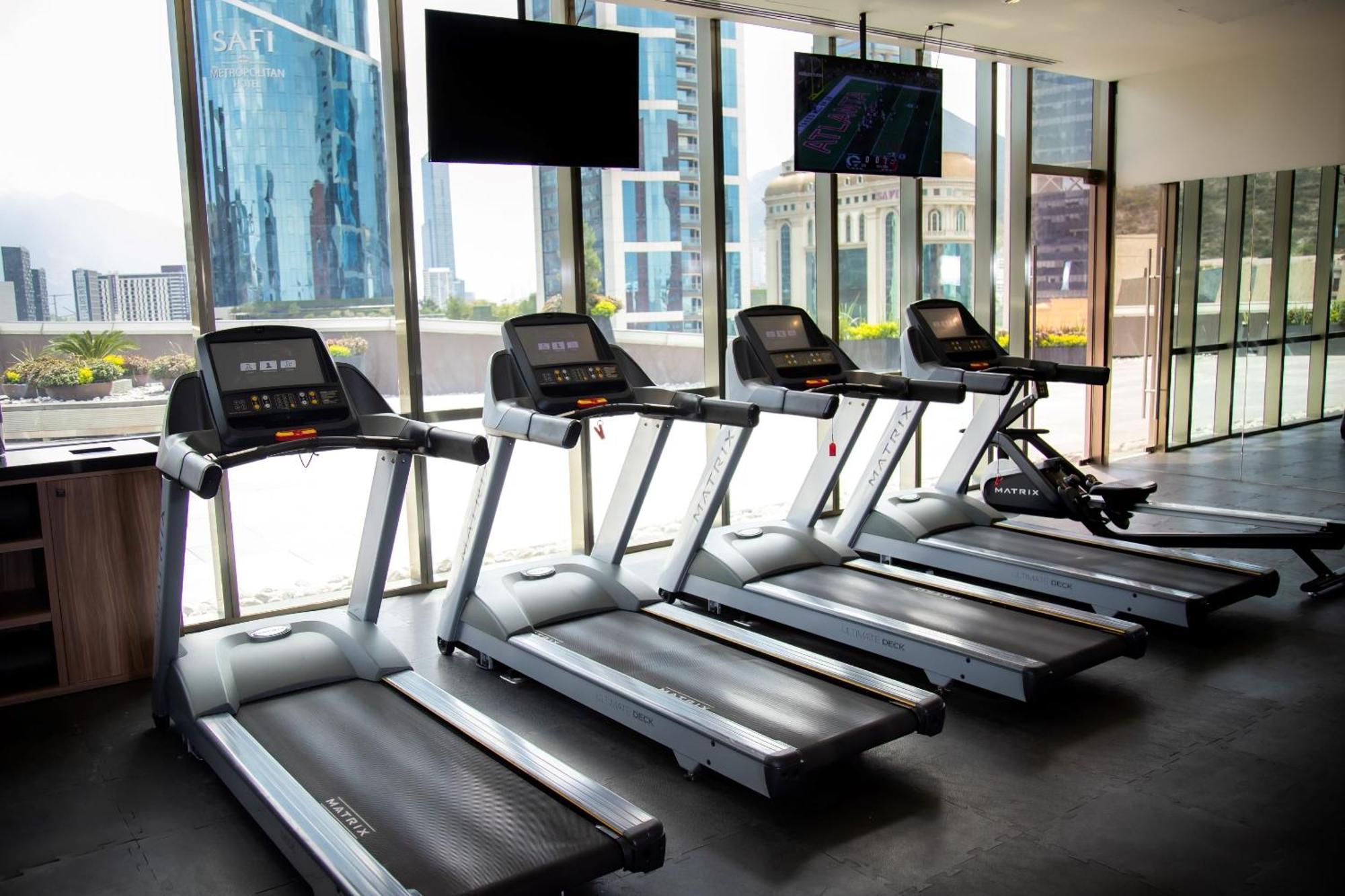 Camino Real Fashion Drive Monterrey San Pedro Garza Garcia Exterior foto Treadmills